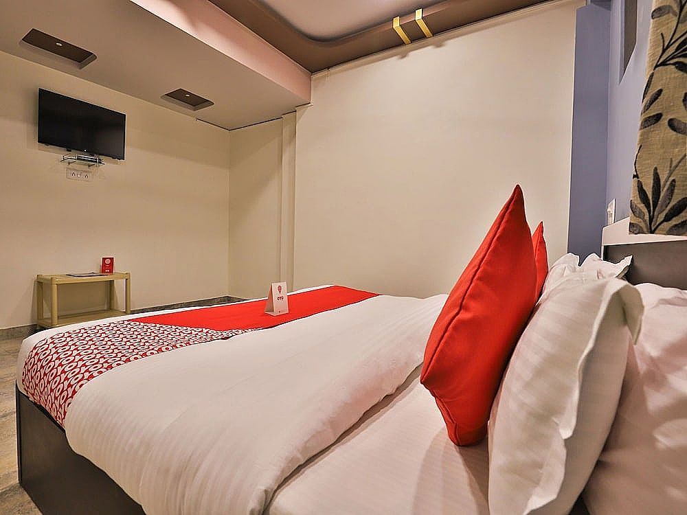 OYO 12182 Hotel Shekhawat Palace Double or Twin Room 11