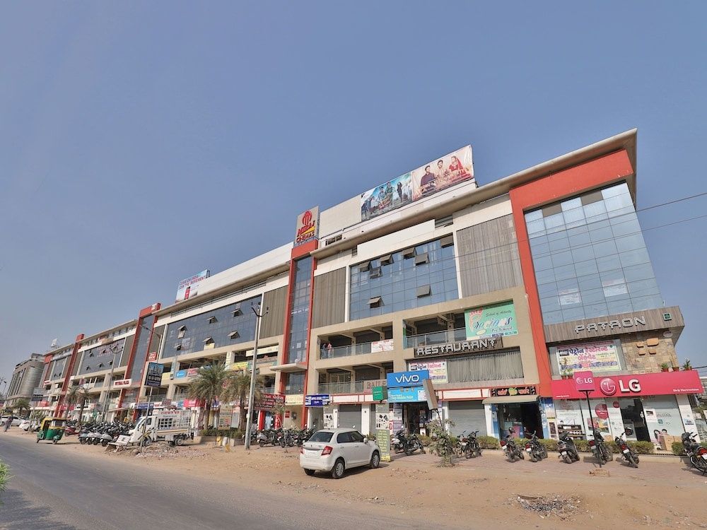 undefined OYO 12182 Hotel Shekhawat Palace 2