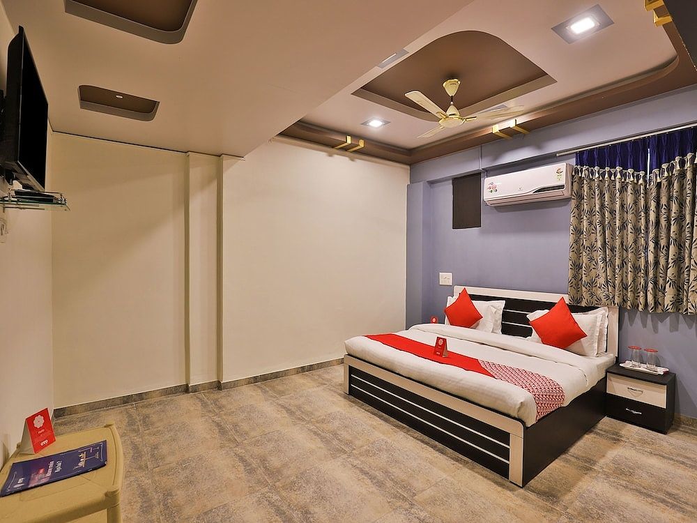OYO 12182 Hotel Shekhawat Palace Double or Twin Room 5