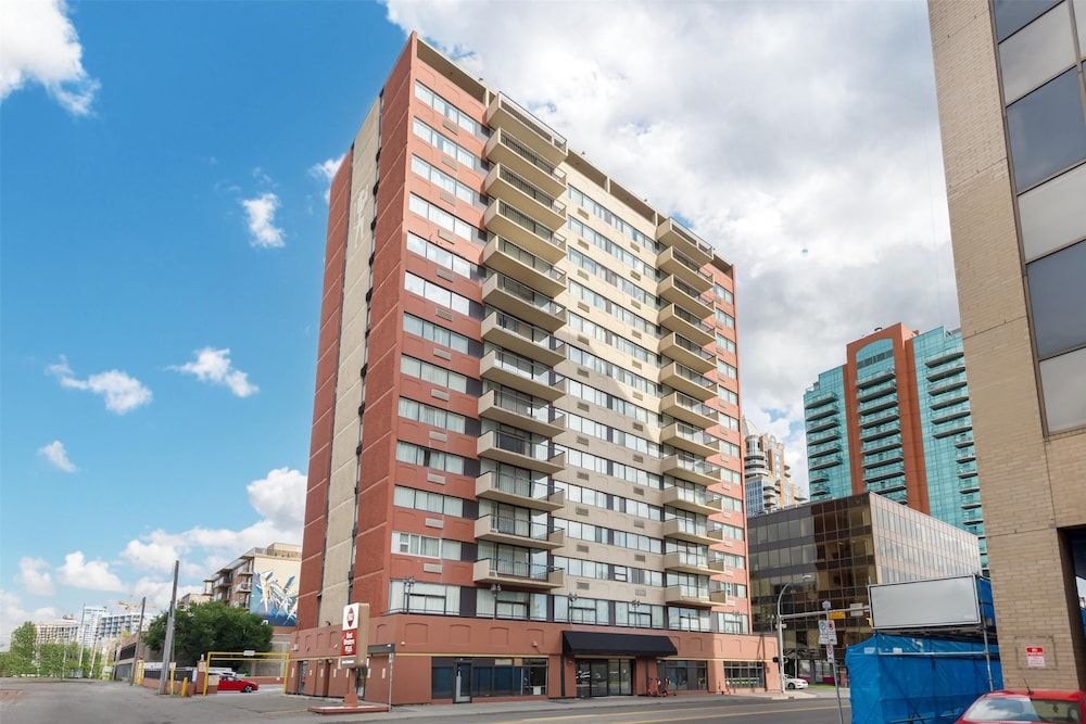 undefined Best Western Plus Suites Downtown 2