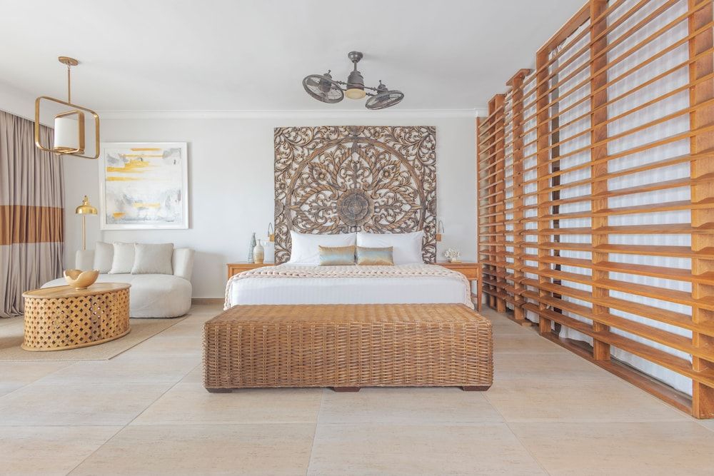 Junior Suite, 1 King Bed, Balcony, Ocean View (Premium)