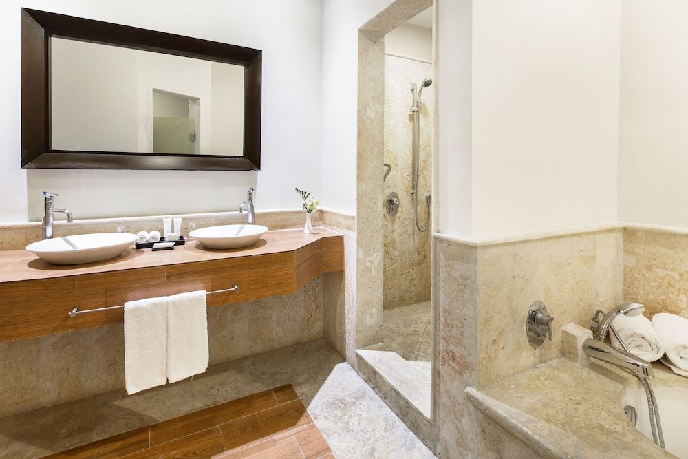 Suite, 1 King Bed, Balcony (Castle, Oceanside)