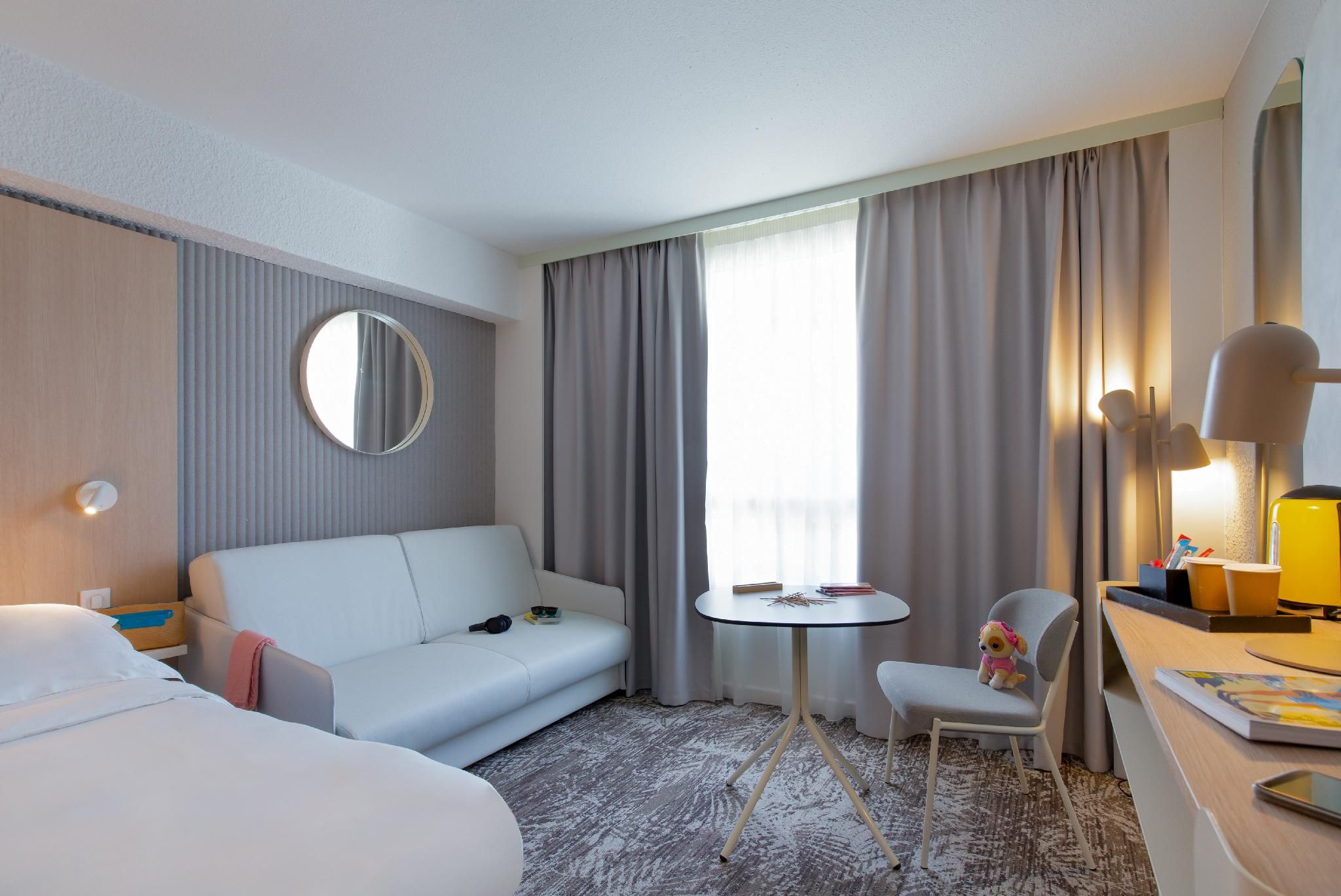 Classic Room with 1 double bed and 1 single sof a bed