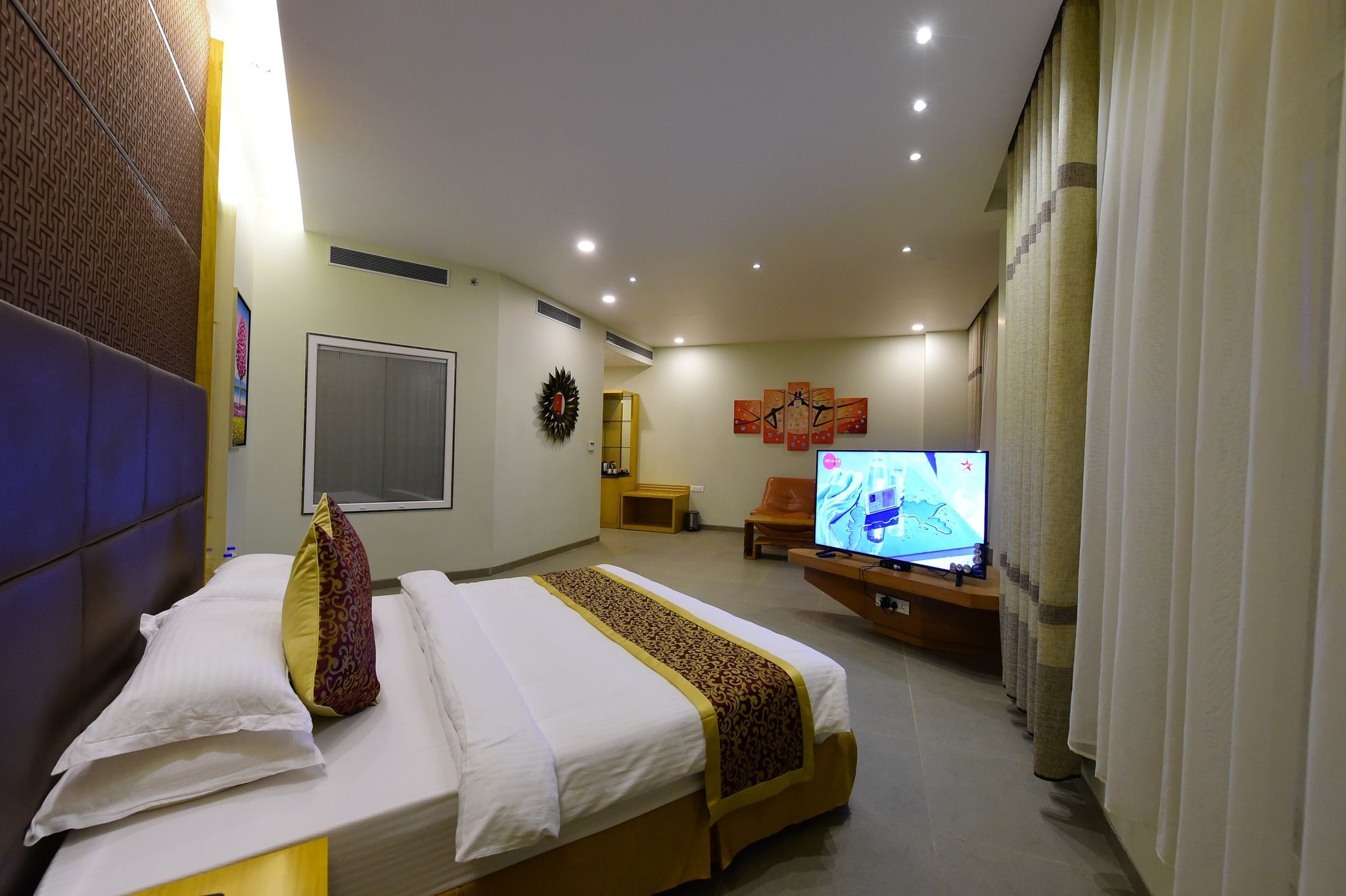 Hotel H, Anand - Unit of Sandhill Hotels Pvt Ltd Deluxe