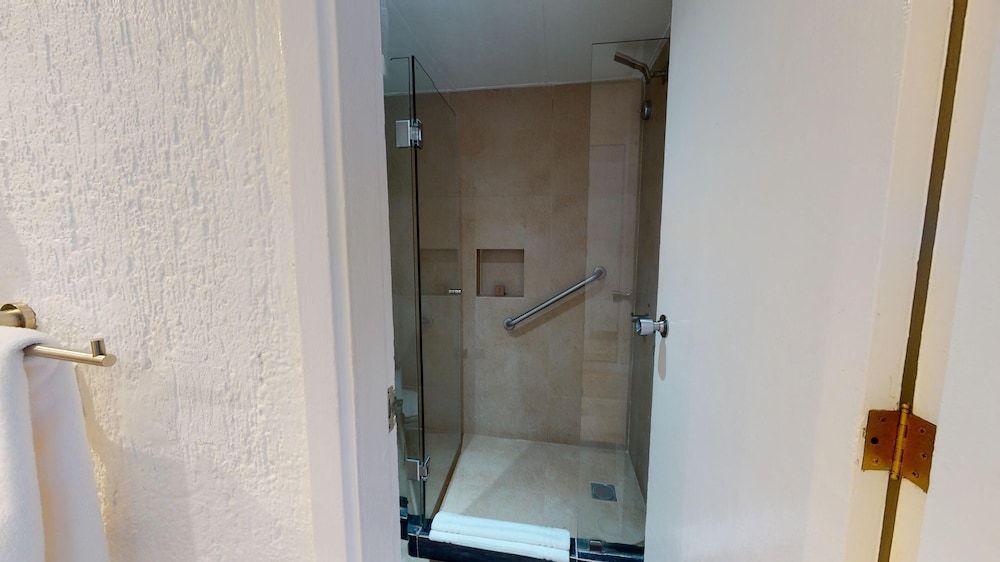 Park Royal Beach Ixtapa - All Inclusive Premier Ocean Front King 6