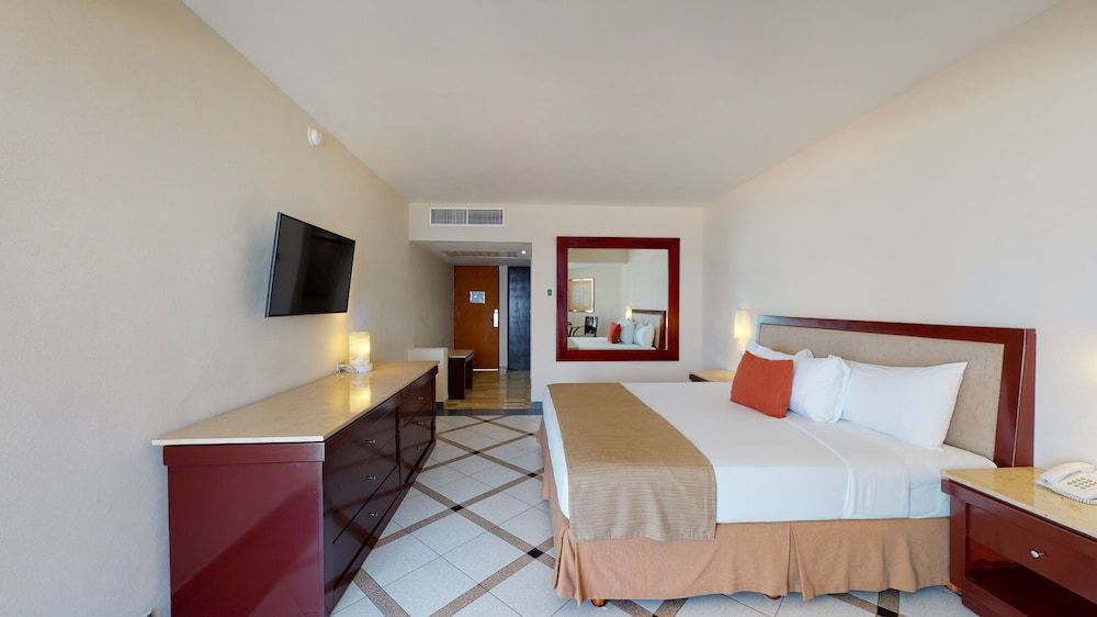Park Royal Beach Ixtapa - All Inclusive Royal Ocean Front King 2