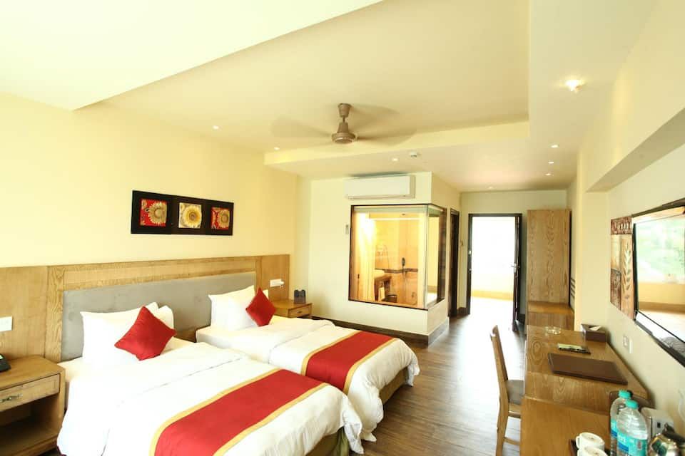 Club Room - Lawn View Twin Bed