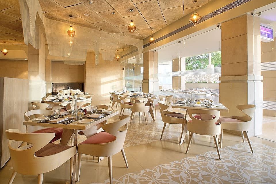 Food & Dining