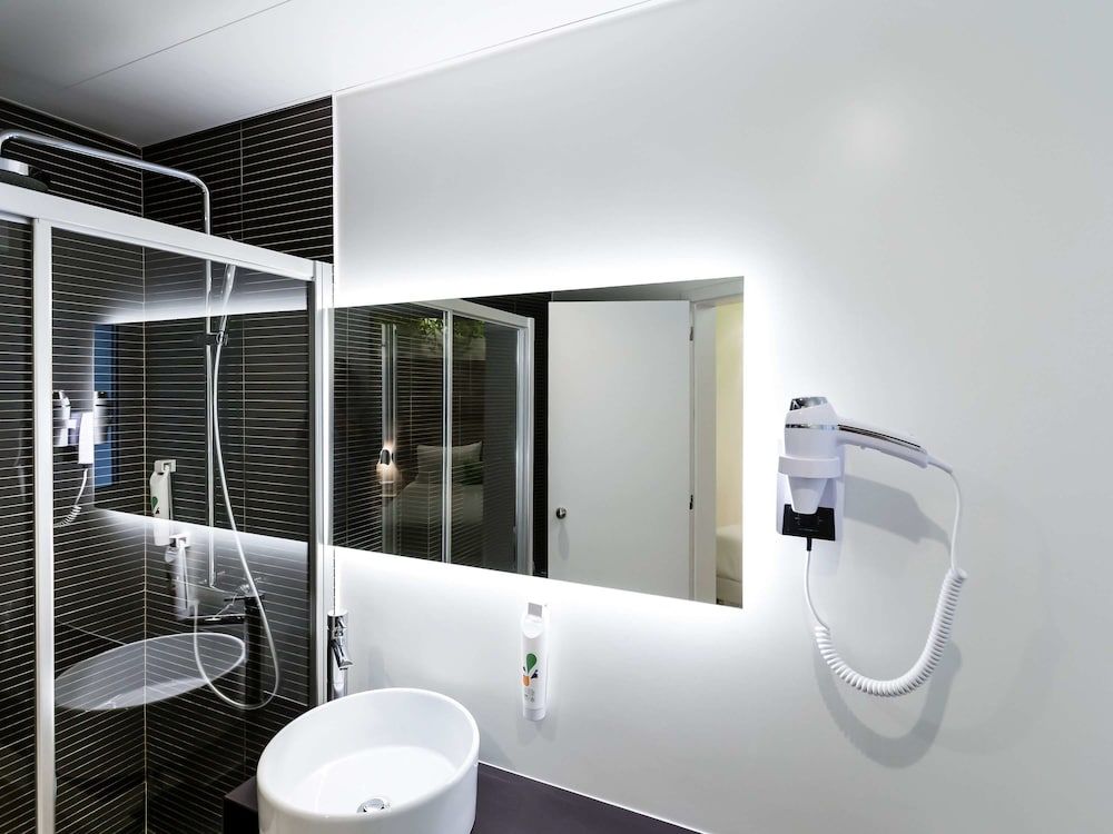 undefined ibis Styles Lisboa Centro Marquês de Pombal 10