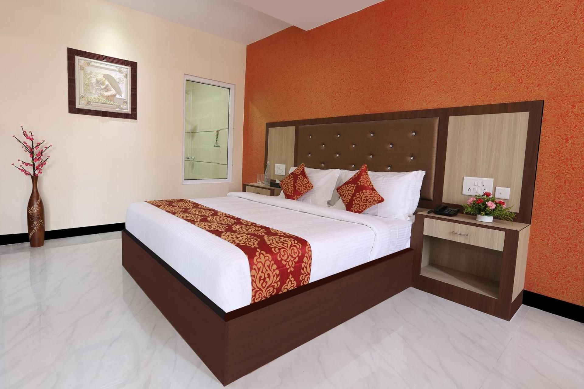 Deluxe King Suite AC