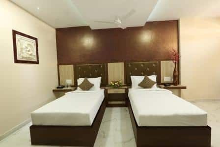 Majestic Suite AC with Bathtub