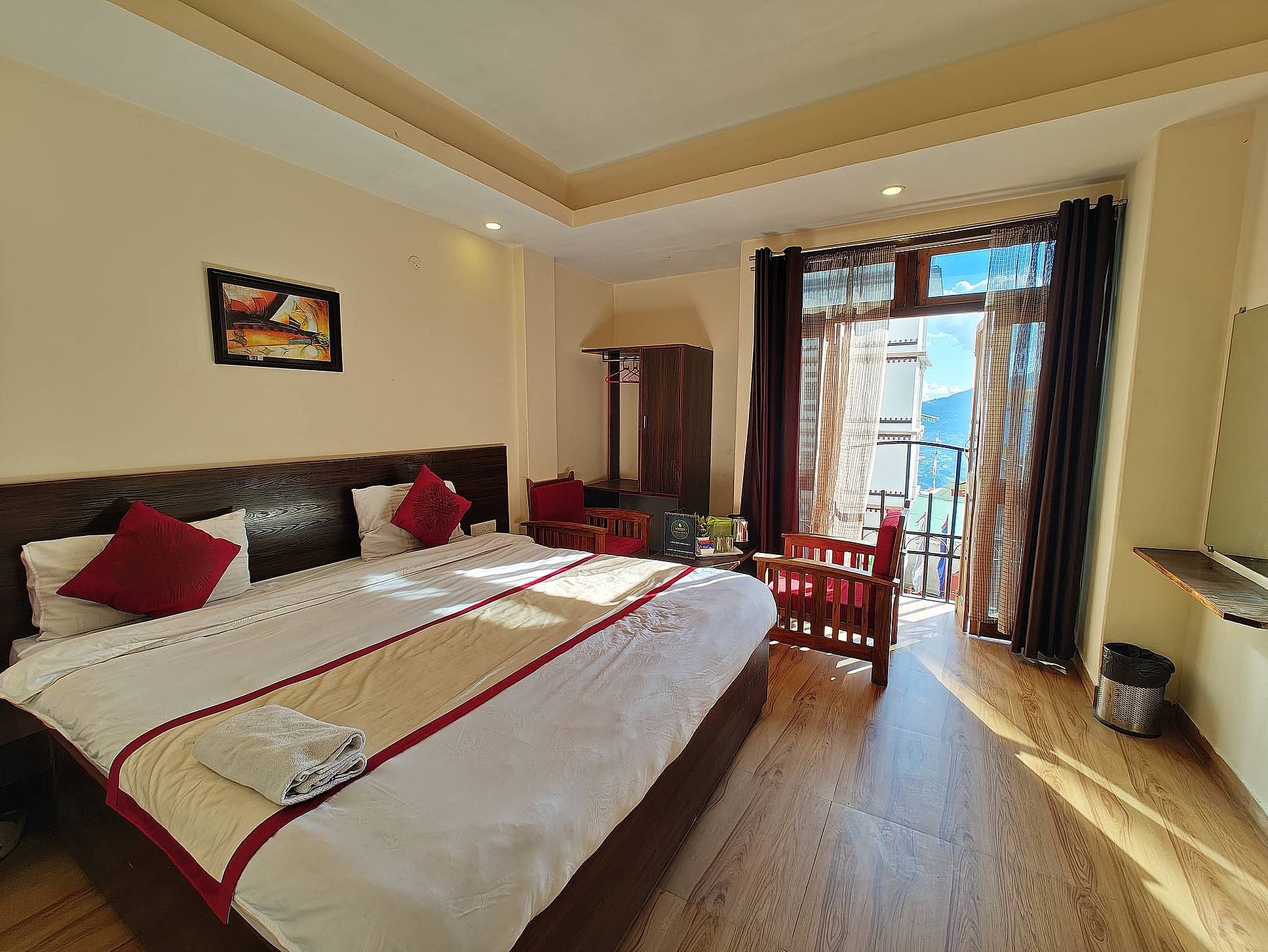 The Narayani Continental Hotel Deluxe Room 6