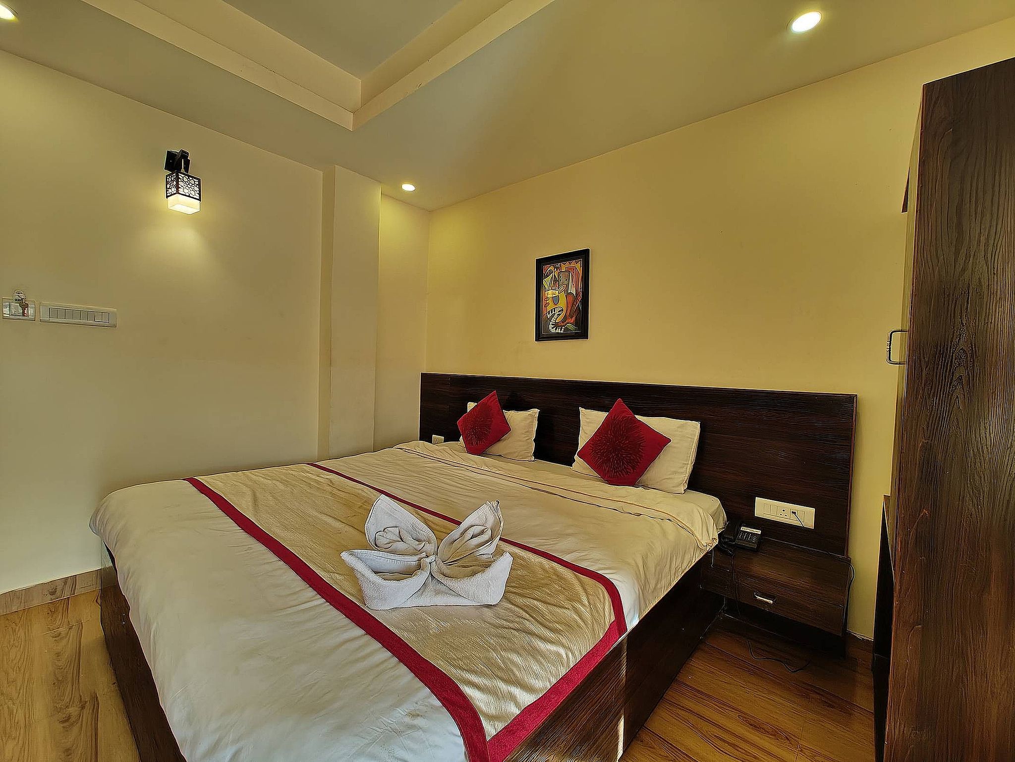 The Narayani Continental Hotel Deluxe Room 10