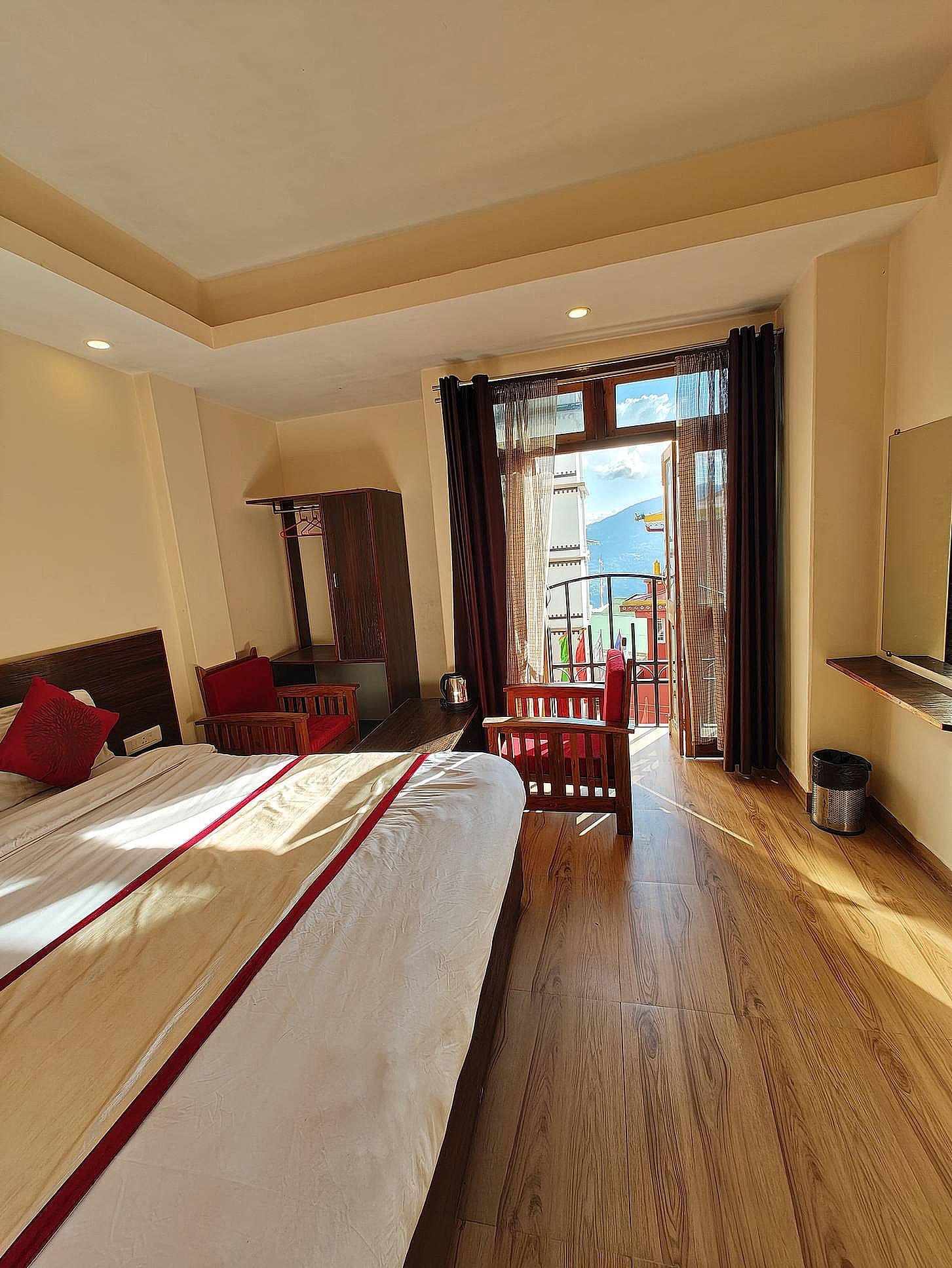 The Narayani Continental Hotel Deluxe Room 12