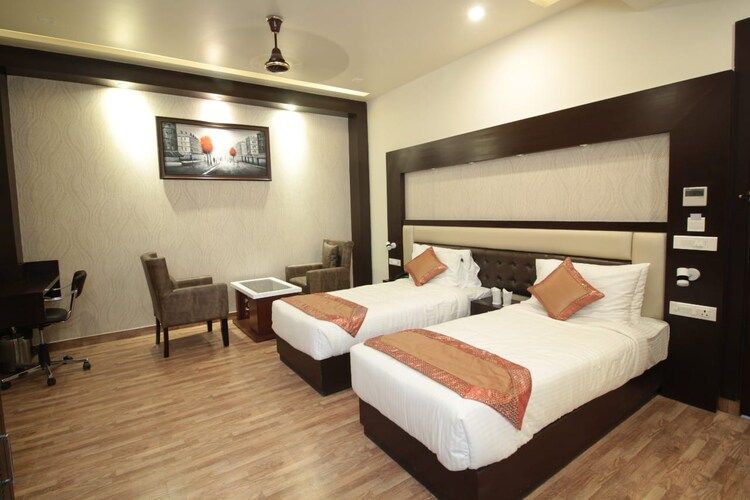 Deluxe Room with Working Desk