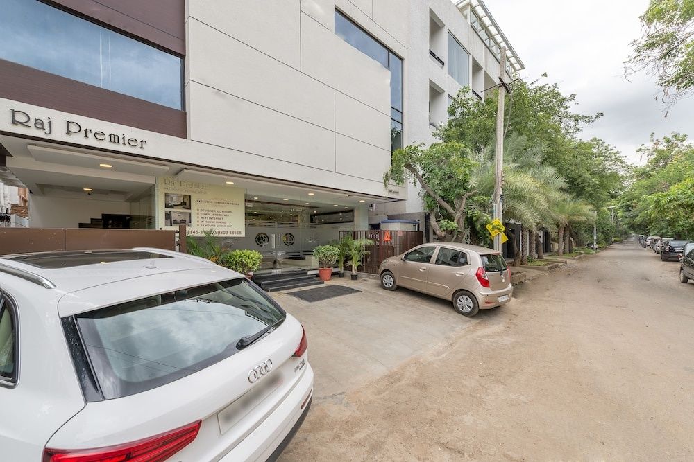 undefined Treebo Raj Premier, Indiranagar 7