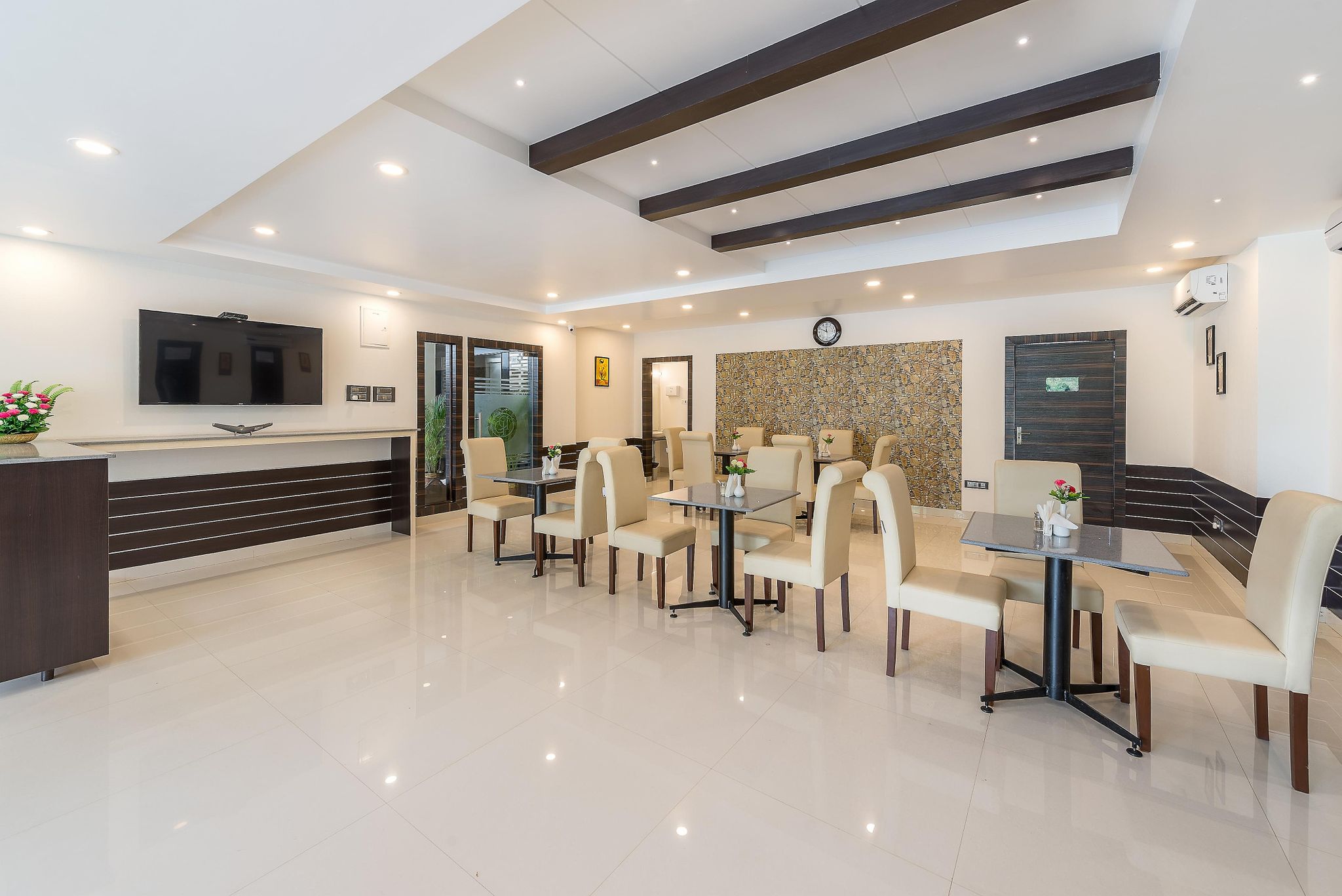 undefined Treebo Raj Premier, Indiranagar 9