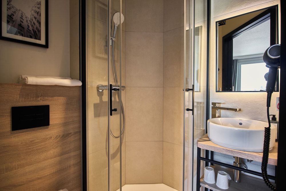 Premiere Classe Warszawa Centrum Standard Room, 1 Queen Bed 5