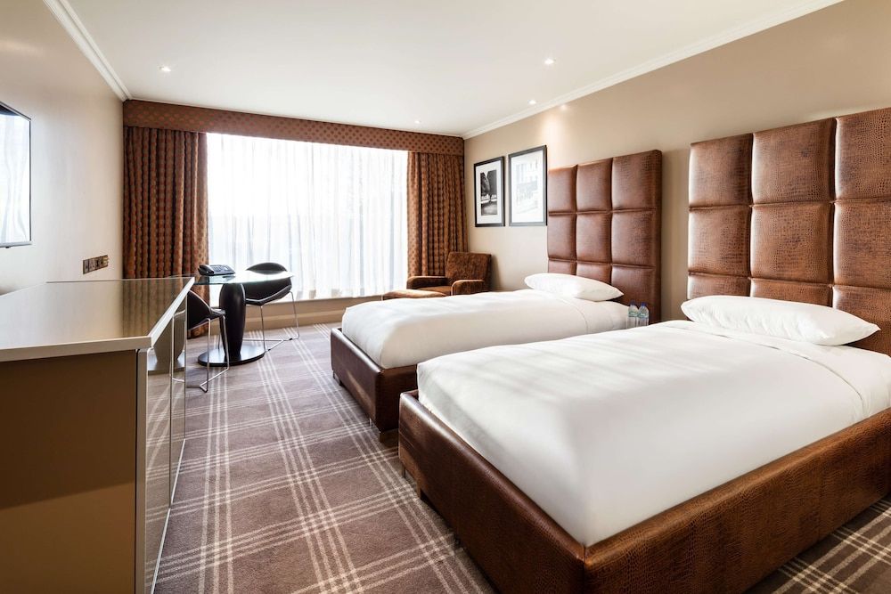 undefined Radisson Blu Hotel, London Heathrow 10