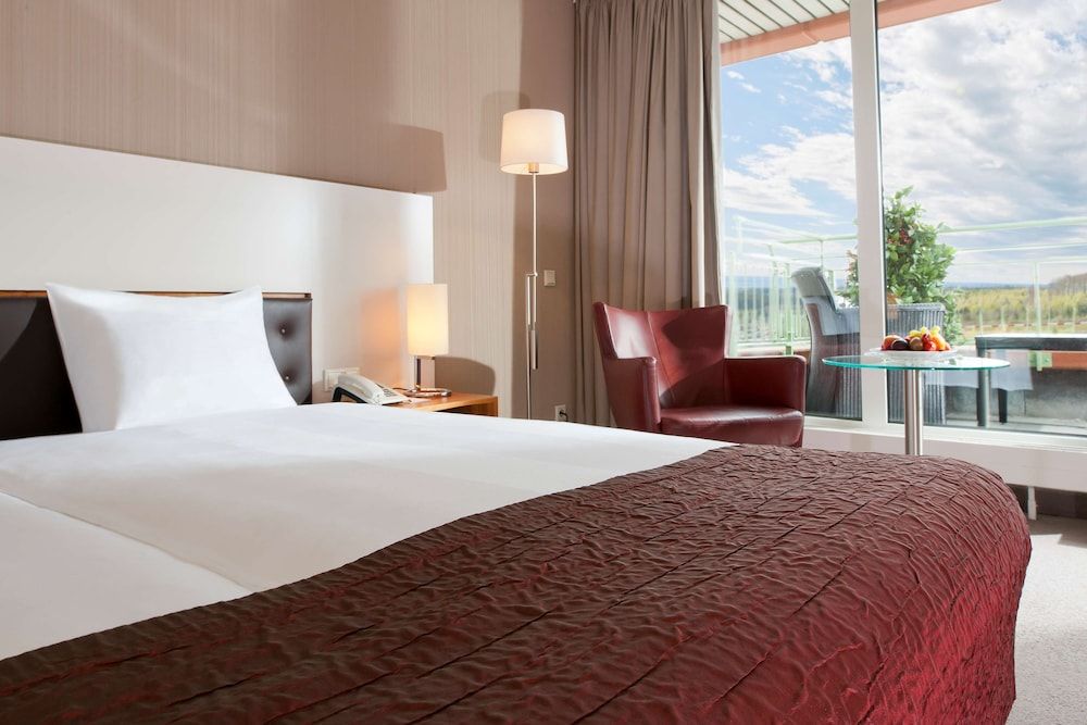 Dorint Am Nürburgring Hocheifel Junior Suite 2