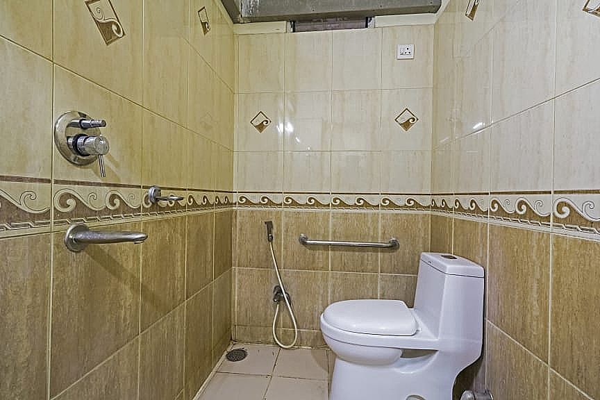 iROOMZ Hotel Sagar Grand	 Executive AC Room	 3