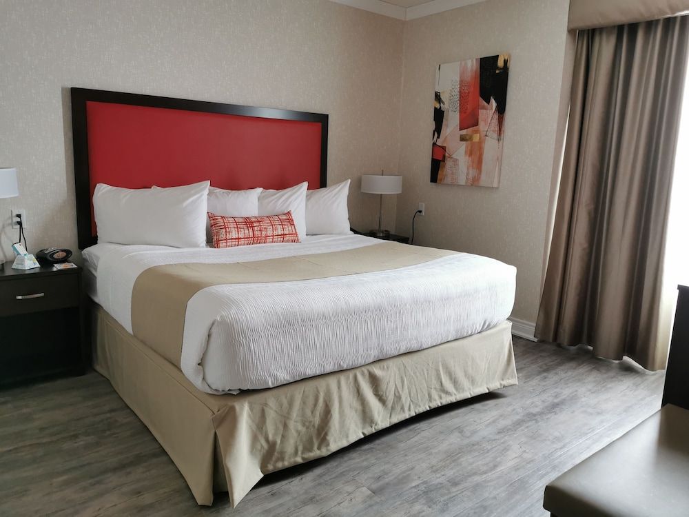 Suite, 1 King Bed, Accessible, Non Smoking