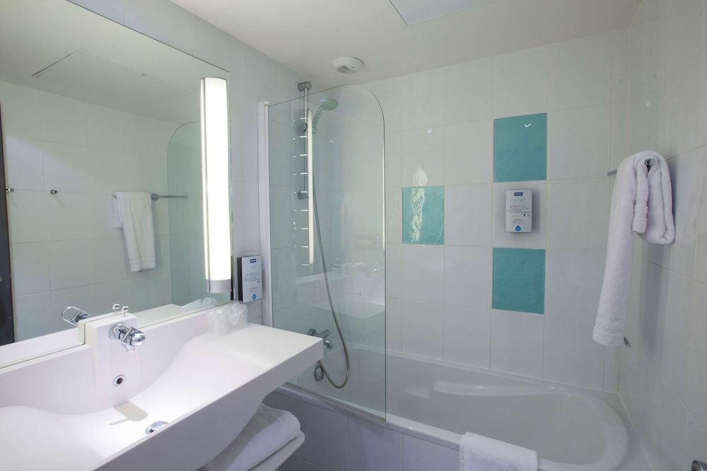 KYRIAD MONTCHANIN - Le Creusot Standard Room, 1 Double Bed 11