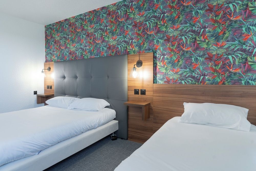 Hôtel AKENA POITIERS NORD FUTUROSCOPE Comfort Triple Room, Garden View