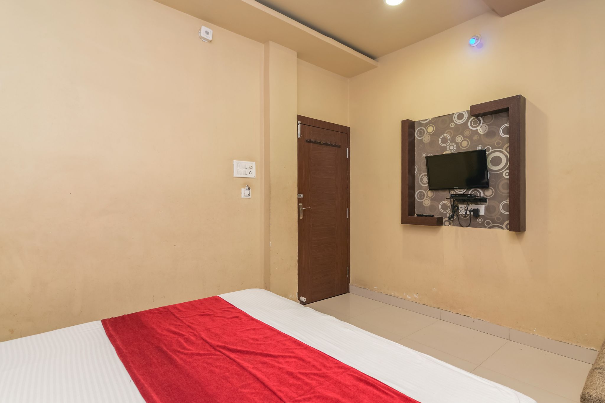 Hotel Royal Palace Deluxe AC 19