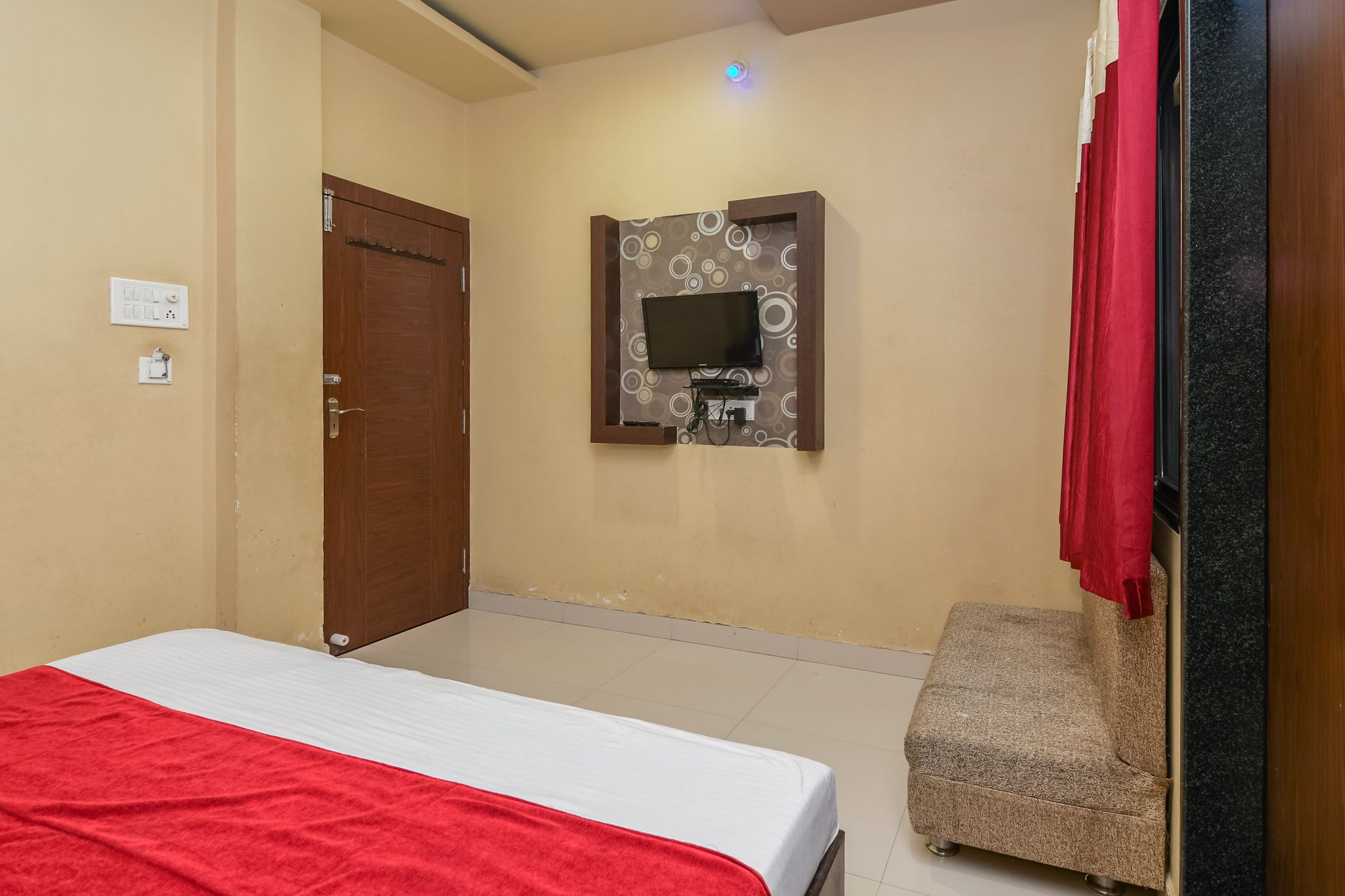 Hotel Royal Palace Deluxe AC 20