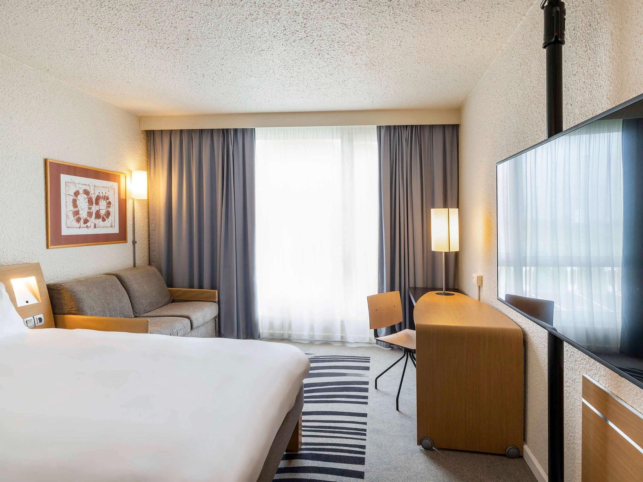 Superior Room with 1 Double Bed and 1 Single So Fa Bed