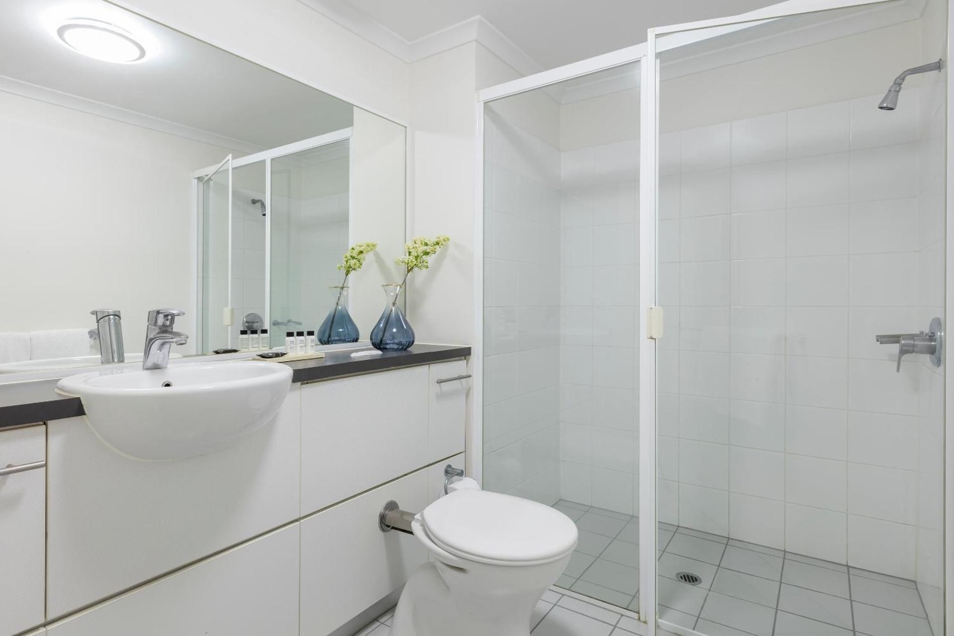 Oaks Brisbane River City Suites One-Bedroom Apartment - No Housekeeping 2