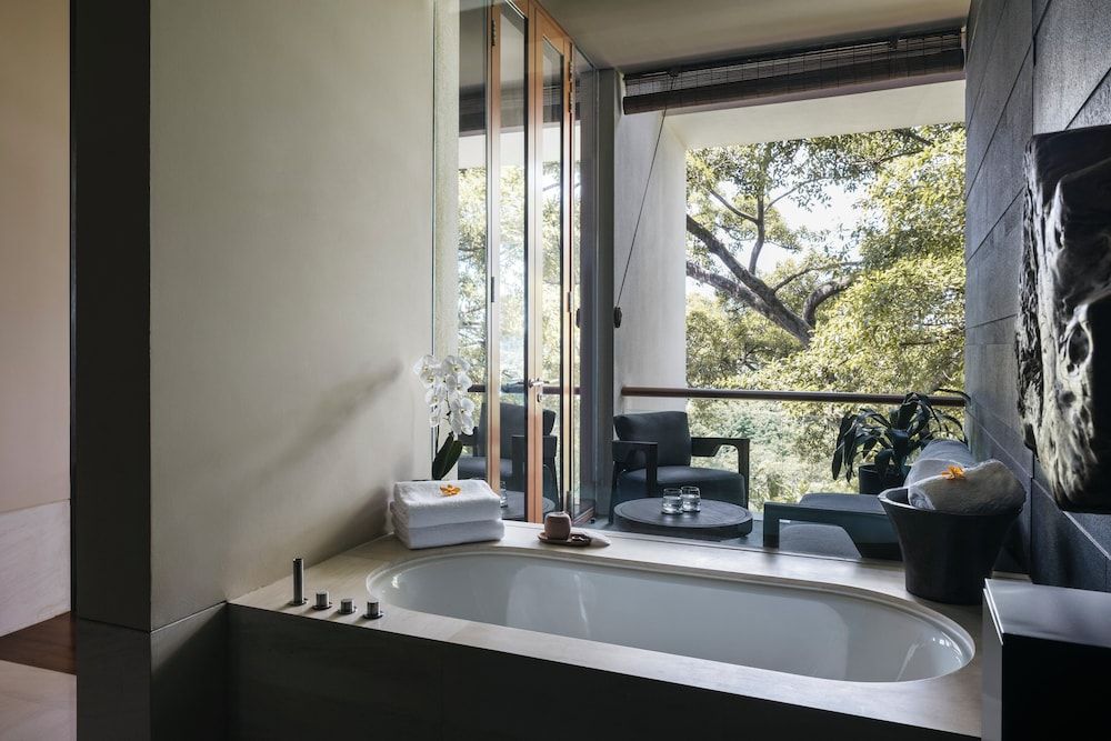 Capella Singapore Premier Garden King Room 3