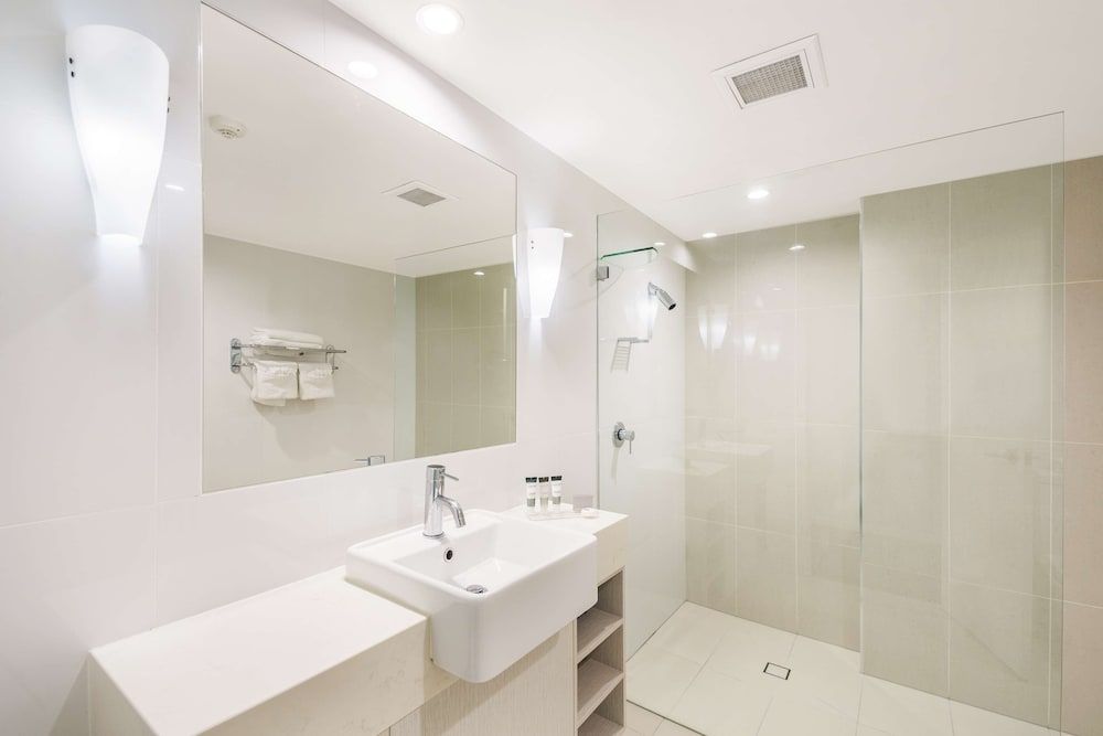 Oaks Sunshine Coast Oasis Resort Three Bedroom Villa 7