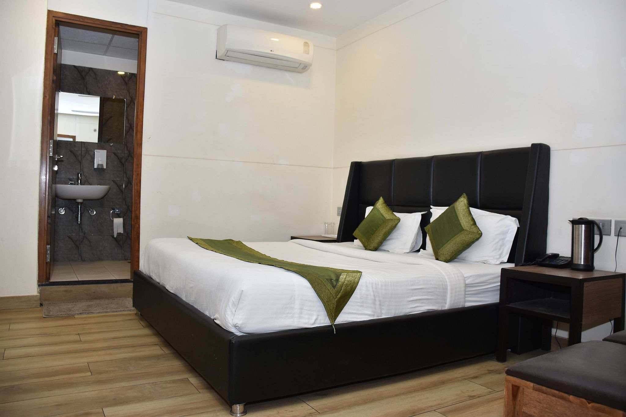 Hotel 360 Classic Room 2