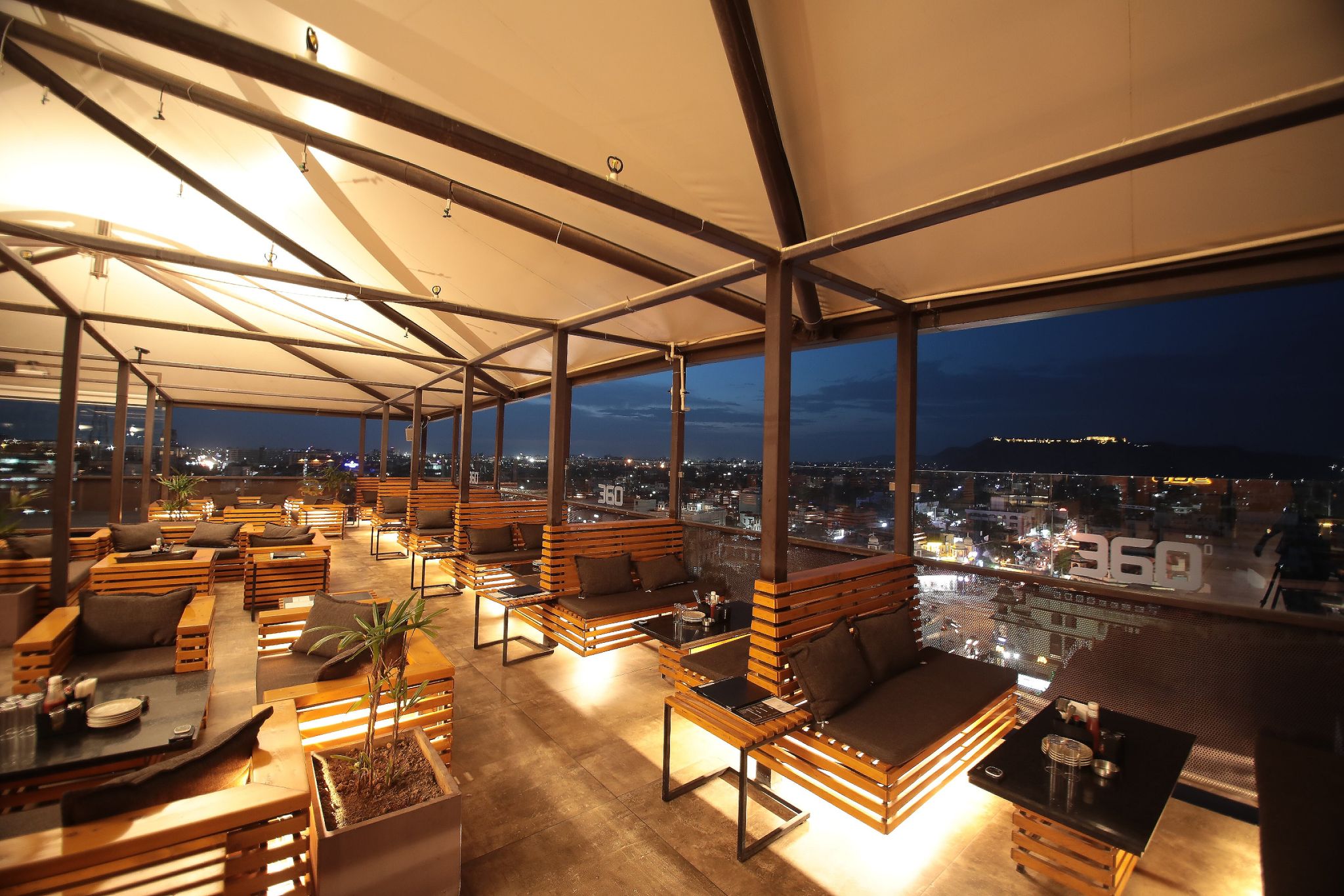 Food & Dining