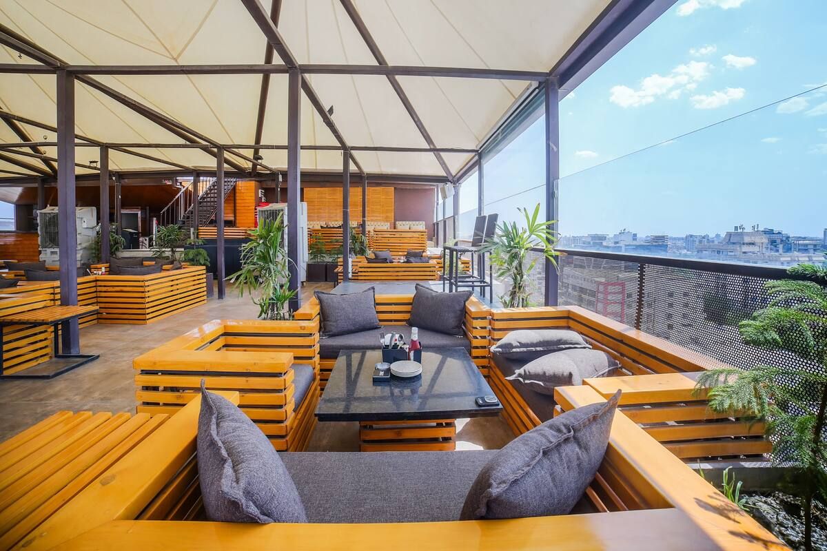 Food & Dining