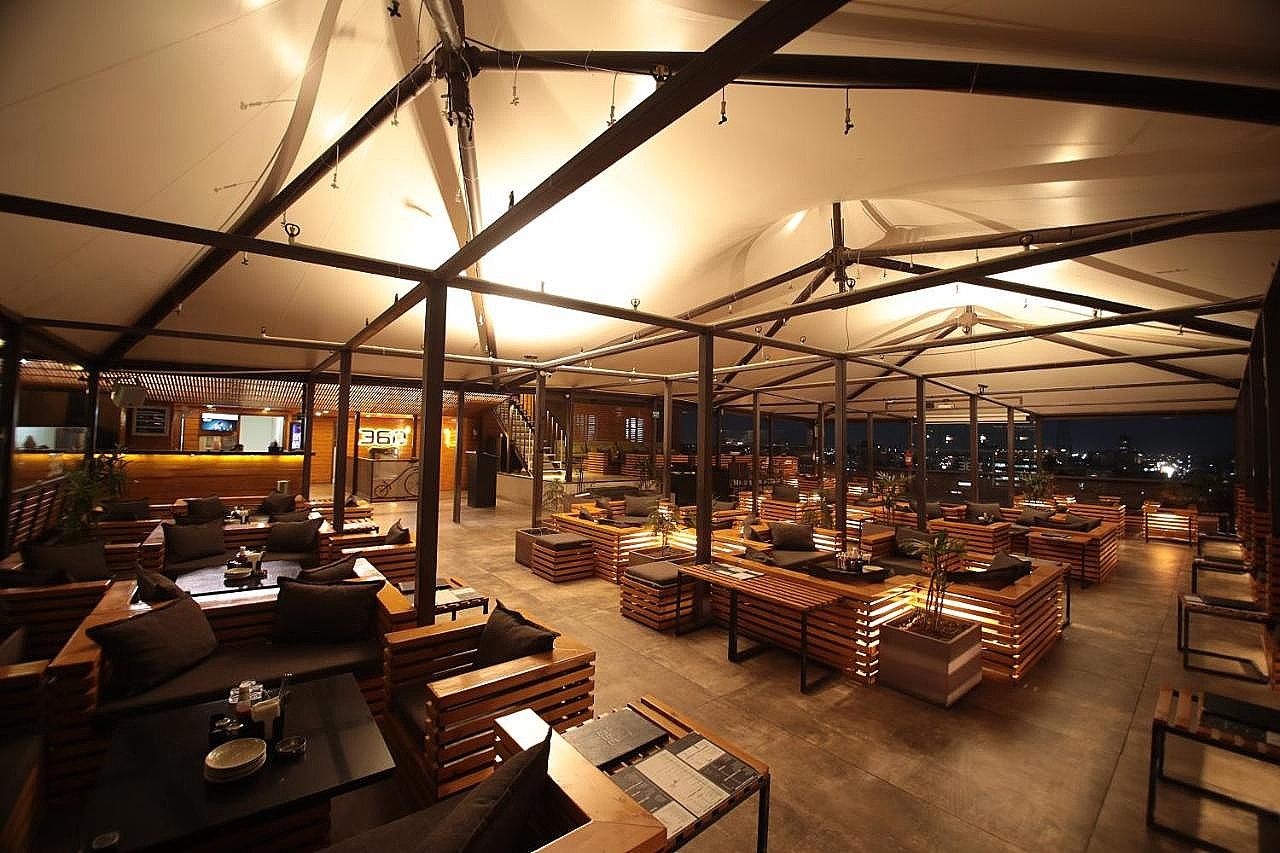Food & Dining