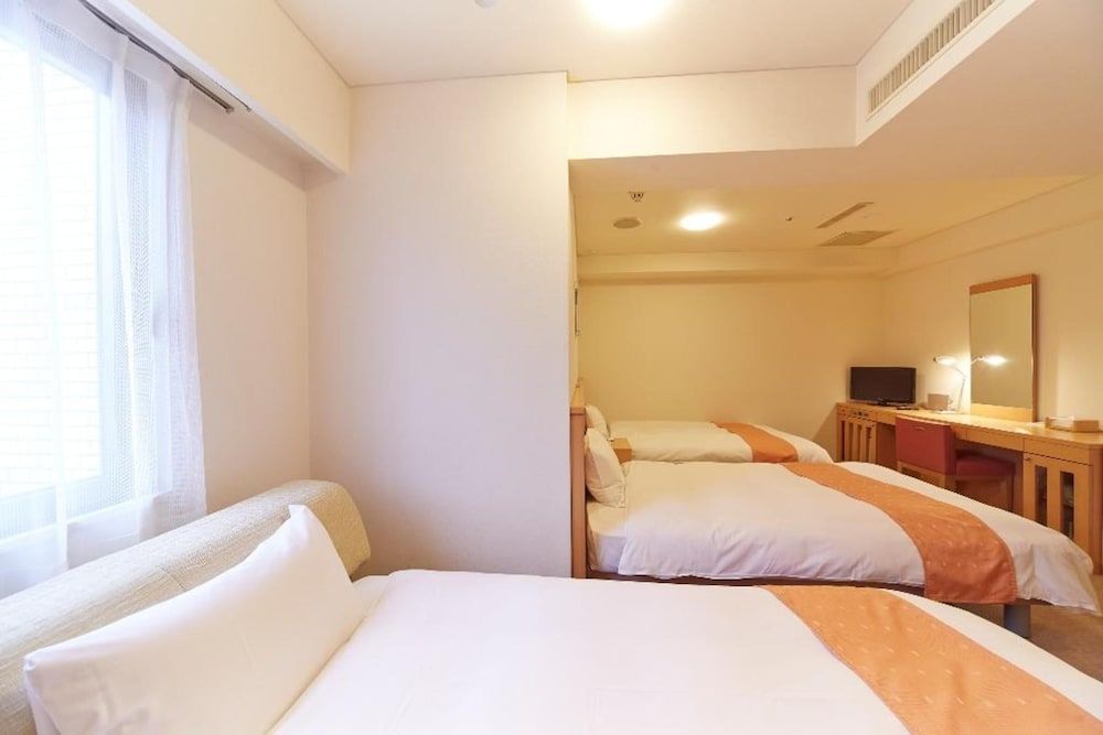 Triple Room, Smoking