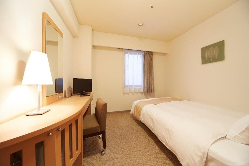 Semi Double Room, Smoking