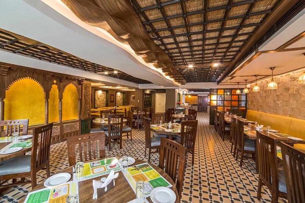 Food & Dining