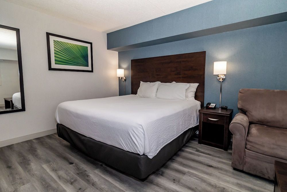 Victoria Inn Hotel & Convention Centre Brandon Executive Suite (King) 2