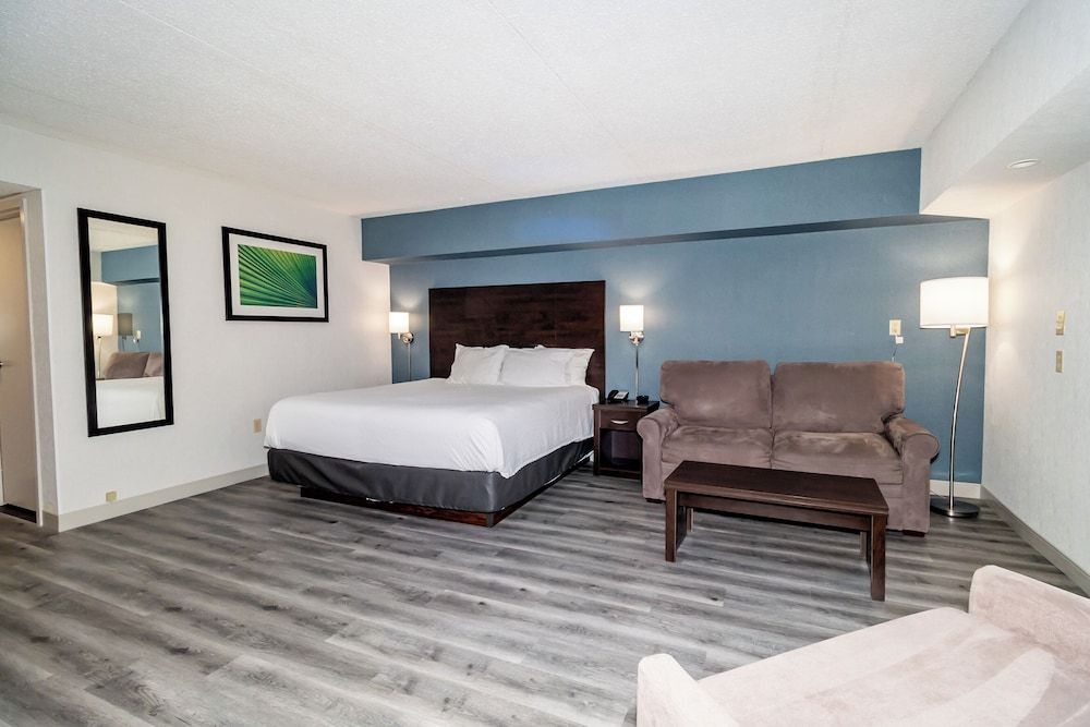 Victoria Inn Hotel & Convention Centre Brandon Executive Suite (King) 4