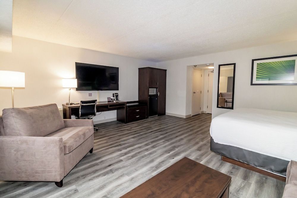 Victoria Inn Hotel & Convention Centre Brandon Executive Suite (King)