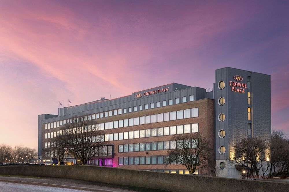 undefined Crowne Plaza London Ealing by IHG 4