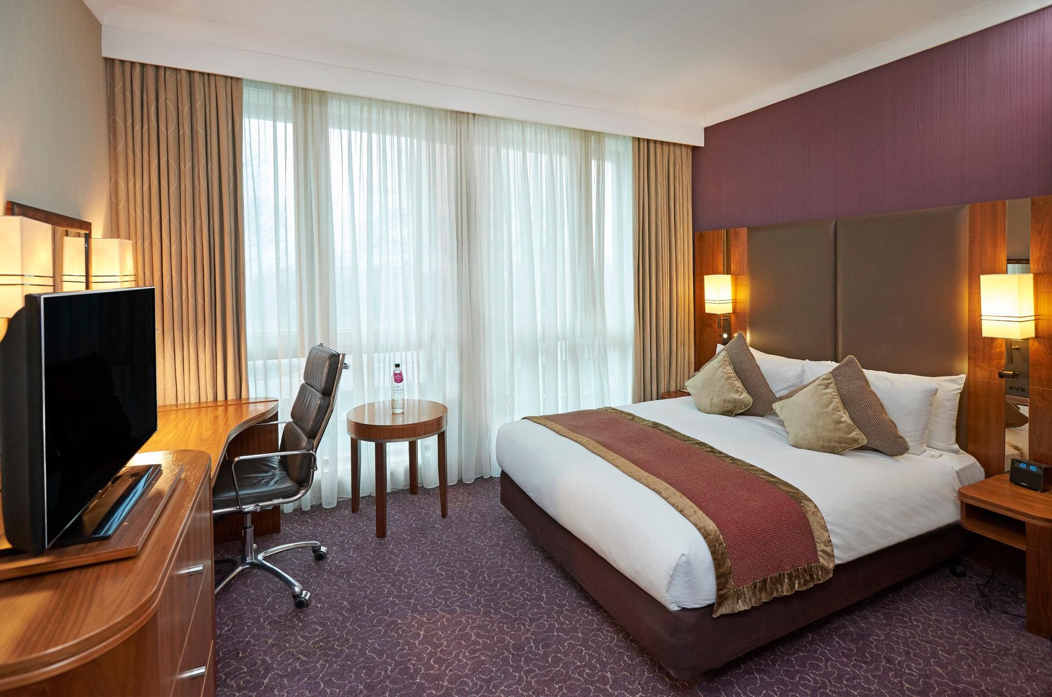 undefined Crowne Plaza London Ealing by IHG 6