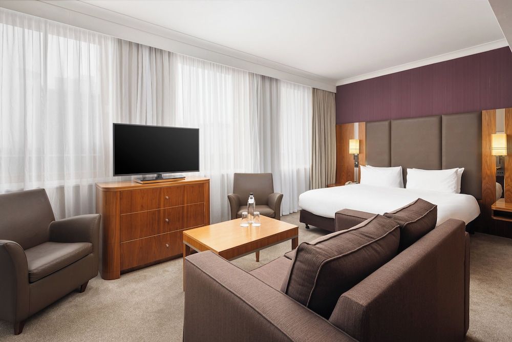 undefined Crowne Plaza London Ealing by IHG 5