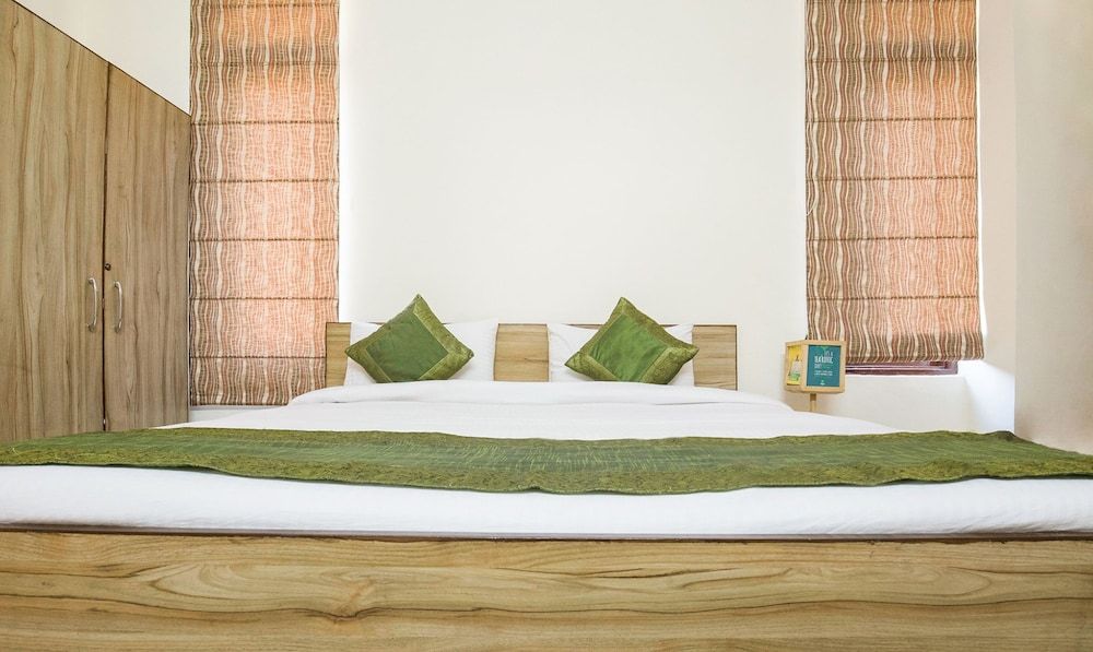 Royal Suites by Park Tree, Kasauli Deluxe Room 4