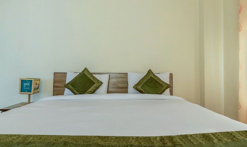 Royal Suites by Park Tree, Kasauli Deluxe Room 3