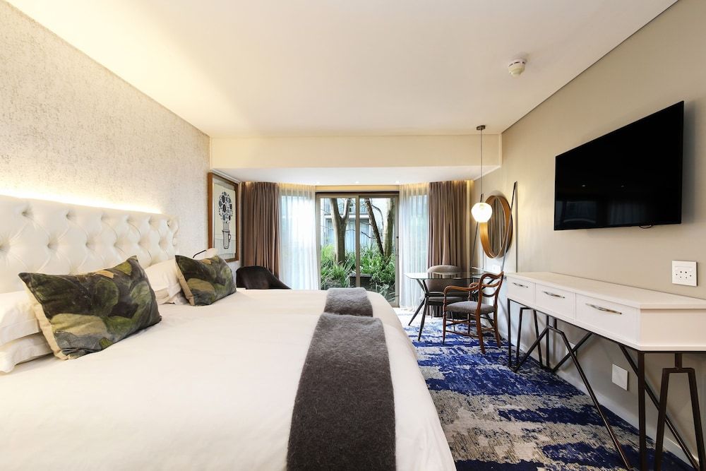 undefined Vineyard Hotel 3